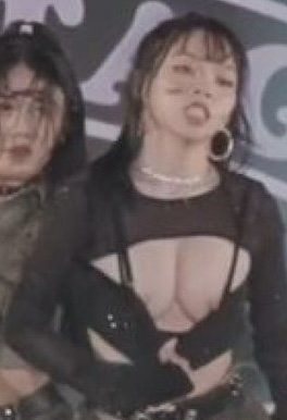 PgwINqKC Taiwan Asian Kpop Dancer flashing tits to secure the win in a competition 04.jpg